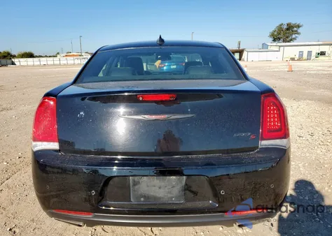 2021 Chrysler 300 S z USA, uszkodzony, nr VIN 2C3CCABG7MH524014